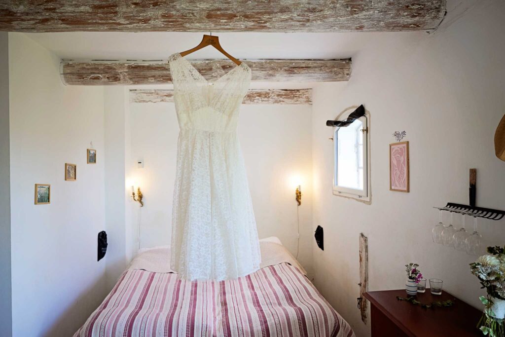 brudekjolen paa  dambaekgaard