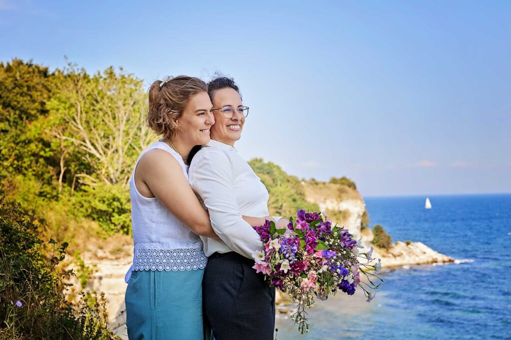 wedding couple at stevns klint